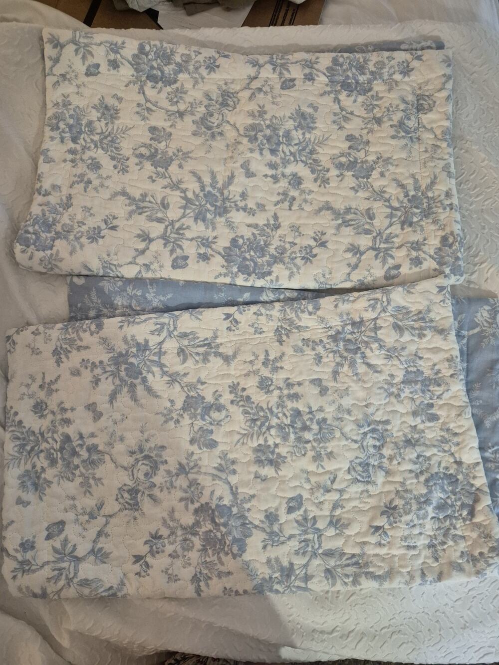 💥 Pair LAURA ASHLEY Blue/White Floral Pillow Shams Cottage Core STANDARD